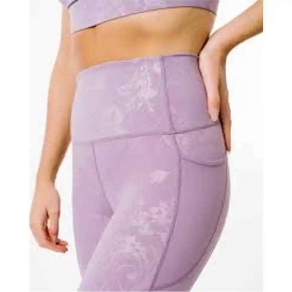 Zyia Active Light Lilac Purple Floral Print Cropped Leggings Size 4 EUC Pockets - Picture 3 of 12